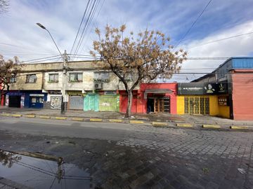 Maravilloso Edificio Con 4 Locales Comerciales Y 2 Departame