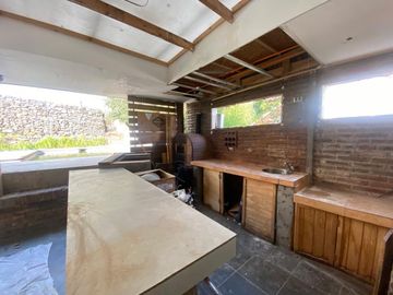 Casa Remodelada/ Vista Despejada - Cordillera Norte