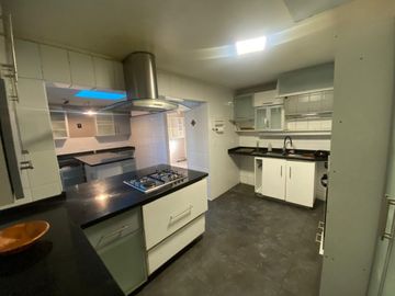 Casa Remodelada/ Vista Despejada - Cordillera Norte