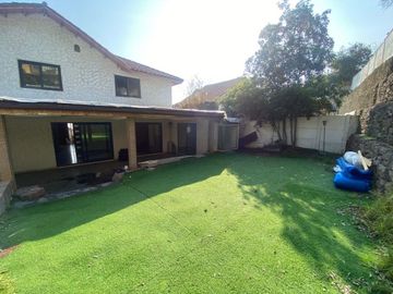 Casa Remodelada/ Vista Despejada - Cordillera Norte