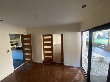Casa Remodelada/ Vista Despejada - Cordillera Norte