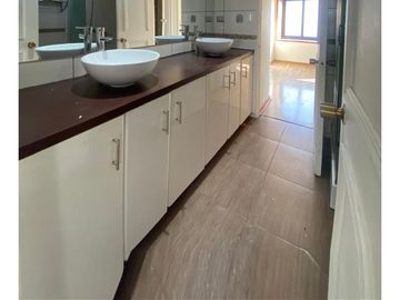 Casa Remodelada/ Vista Despejada - Cordillera Norte