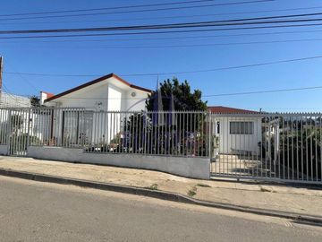 Finster Vende Hermosa Casa Familiar En Limache Viejo Con Amp