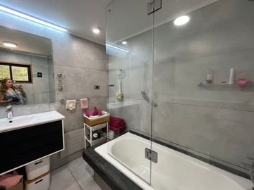 Gran Casa  En Vitacura - Nuevo Horizonte