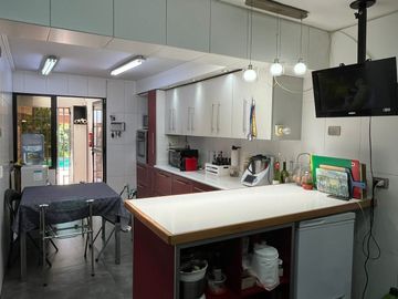 Gran Casa  En Vitacura - Nuevo Horizonte