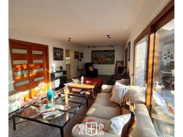 Casa en Príncipe De Gales, Pasaje Seguro. FHP