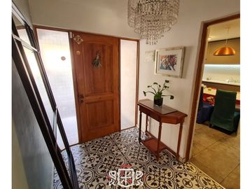 Casa en Príncipe De Gales, Pasaje Seguro. FHP