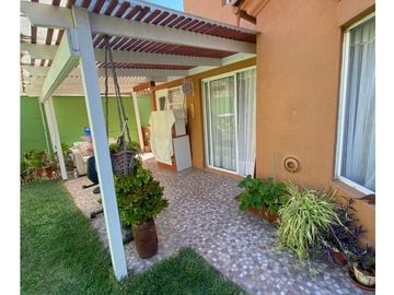 Casa Modelo Bilbao En Valle Lo Campino Quilicura. Mossaa