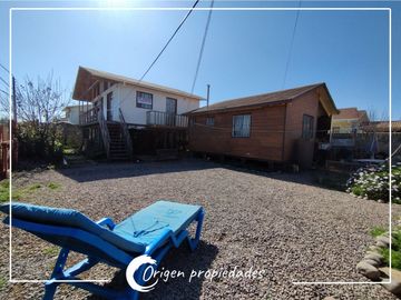 Casa Esquina Más 2 Cabañas A 200m De La Playa, El Quisco