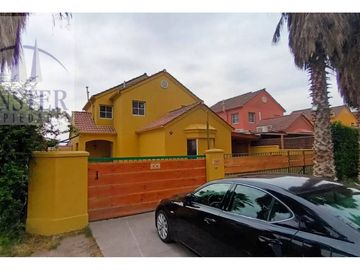 Finster Vende  Rebajada!! Hermosa Casa Esquina, Valle Lo Cam