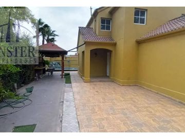 Finster Vende  Rebajada!! Hermosa Casa Esquina, Valle Lo Cam