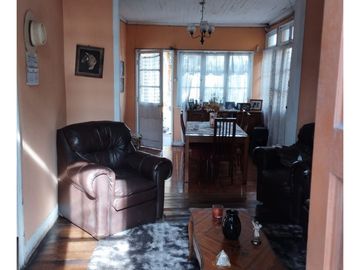 Arayabroker Vende Casa Con Excelente Ubicación En Estación C