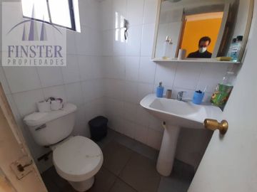 Finster Vende Linda Casa 180m2 Construidos, San Pedro, Quill