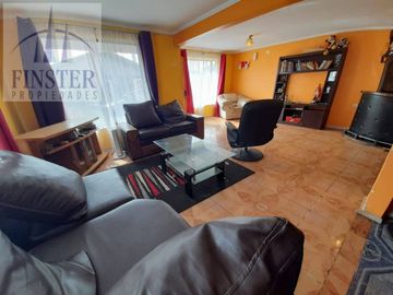 Finster Vende Linda Casa 180m2 Construidos, San Pedro, Quill