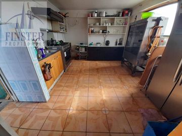Finster Vende Linda Casa 180m2 Construidos, San Pedro, Quill