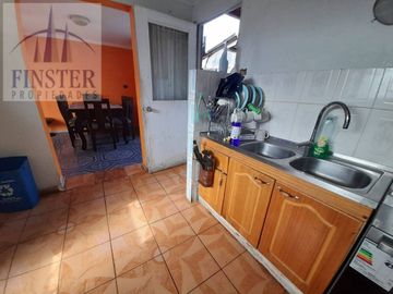Finster Vende Linda Casa 180m2 Construidos, San Pedro, Quill