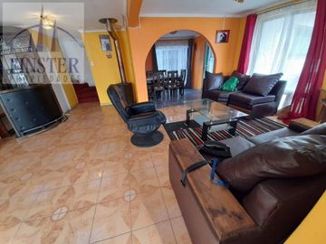 Finster Vende Linda Casa 180m2 Construidos, San Pedro, Quill