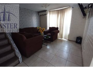 Finster Vende Linda Casa En Villa Jardin Oriente Iii Quilicu