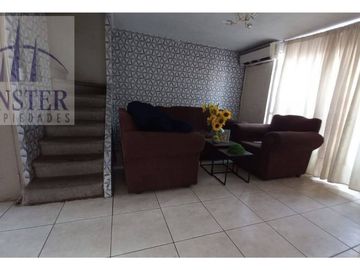 Finster Vende Linda Casa En Villa Jardin Oriente Iii Quilicu