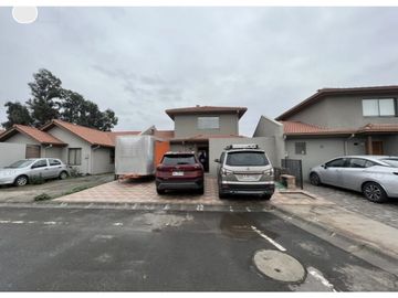 Venta De Hermosa  Casa En Condominio Aires  De Buin. Mossaa