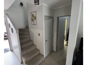 Venta De Hermosa  Casa En Condominio Aires  De Buin. Mossaa