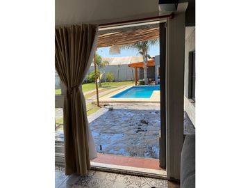 Casa 6 Ambientes, Grandes Comodidades-Oportunidad!! Retasada