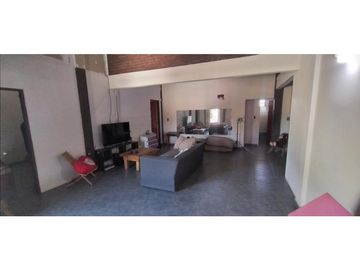Casa 6 Ambientes, Grandes Comodidades-Oportunidad!! Retasada