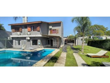 Casa 6 Ambientes, Grandes Comodidades-Oportunidad!! Retasada