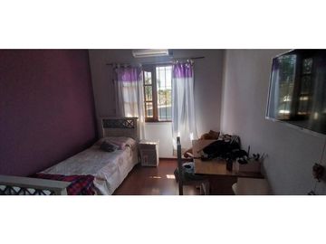 Casa 6 Ambientes, Grandes Comodidades-Oportunidad!! Retasada