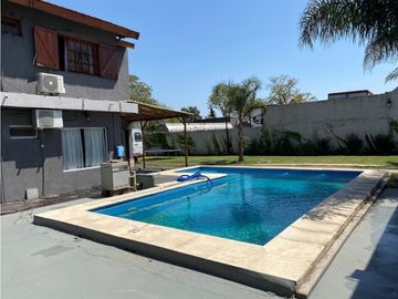 Casa 6 Ambientes, Grandes Comodidades-Oportunidad!! Retasada