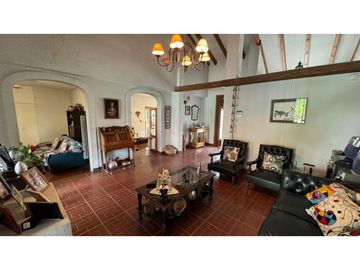 VENDE CASA EN LA SEXTA SECCION MENDOZA - apta crédito