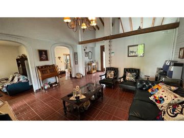 VENDE CASA EN LA SEXTA SECCION MENDOZA - apta crédito