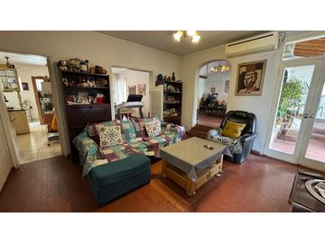 VENDE CASA EN LA SEXTA SECCION MENDOZA - apta crédito