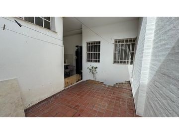 VENDE CASA EN LA SEXTA SECCION MENDOZA - apta crédito