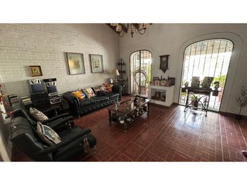 VENDE CASA EN LA SEXTA SECCION MENDOZA - apta crédito