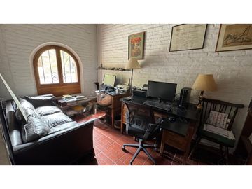VENDE CASA EN LA SEXTA SECCION MENDOZA - apta crédito