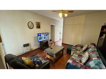 VENDE CASA EN LA SEXTA SECCION MENDOZA - apta crédito