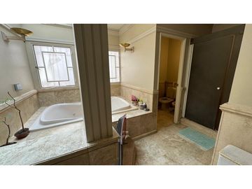 VENDE CASA EN LA SEXTA SECCION MENDOZA - apta crédito