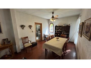 VENDE CASA EN LA SEXTA SECCION MENDOZA - apta crédito