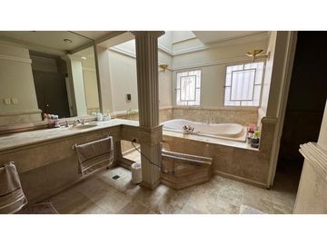 VENDE CASA EN LA SEXTA SECCION MENDOZA - apta crédito