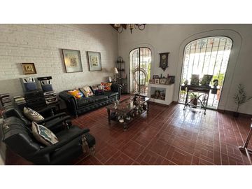 VENDE CASA EN LA SEXTA SECCION MENDOZA - apta crédito