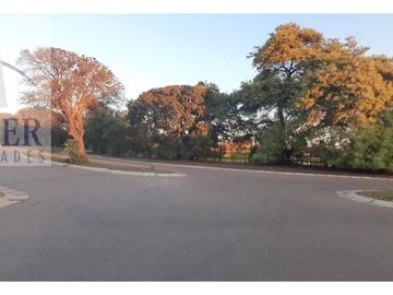 Finster Vende Parcela De 5000 M² En Condominio Fundo Valle A