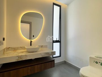 CASA DE VENTA EN TUMBACO