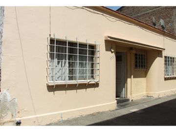 Gestimob , Vende Casa Con Excelente Ubicación Para Inversion