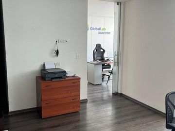 Oficina en Rancho San Francisco