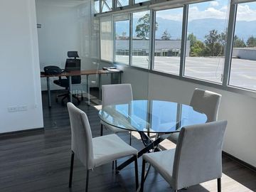 Oficina en Rancho San Francisco