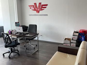 Oficina en Rancho San Francisco