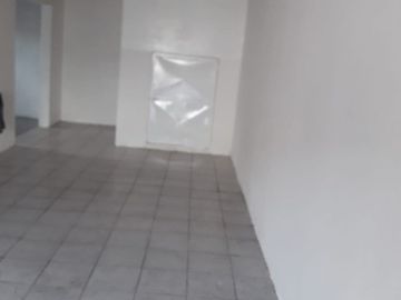 SE VENDE CASA con DEPARTAMENTO sobre EMILIO de la CALLE 300
