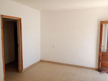 SE VENDE CASA con DEPARTAMENTO sobre EMILIO de la CALLE 300