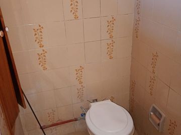 SE VENDE CASA con DEPARTAMENTO sobre EMILIO de la CALLE 300